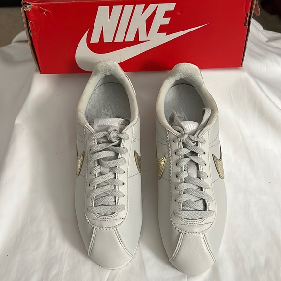 Nike Shoes - Nike Women’s Classic Cortez Premium